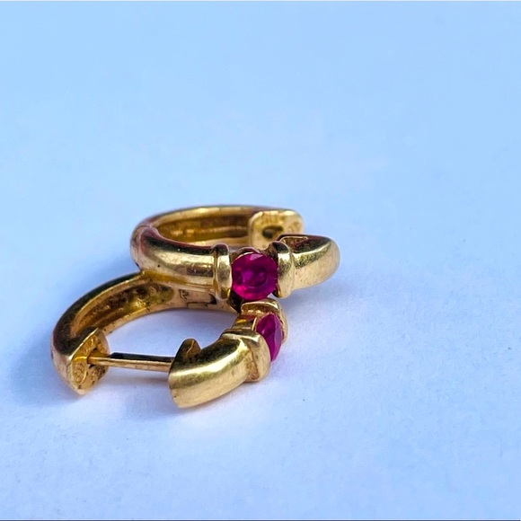 Vintage Luxe 14k Gold Huggie Hoops with Rubies - Picture 5 of 9